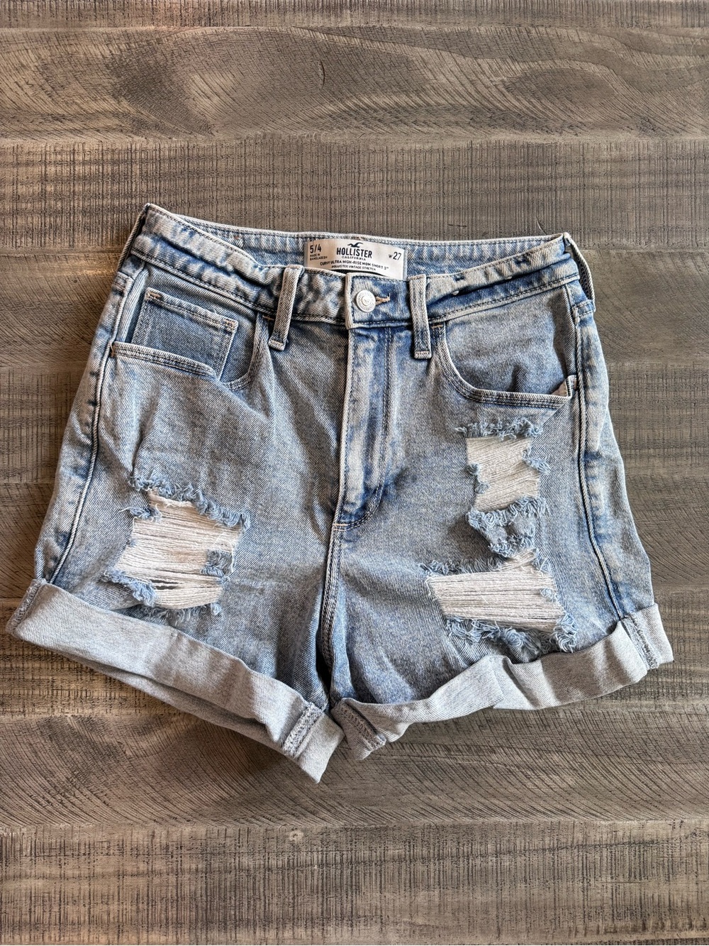 Hollister Ultra High rise Mom shorts- 27W
